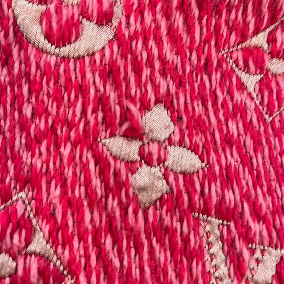 Louis Vuitton Logomania Scarf - Picture 6 of 12